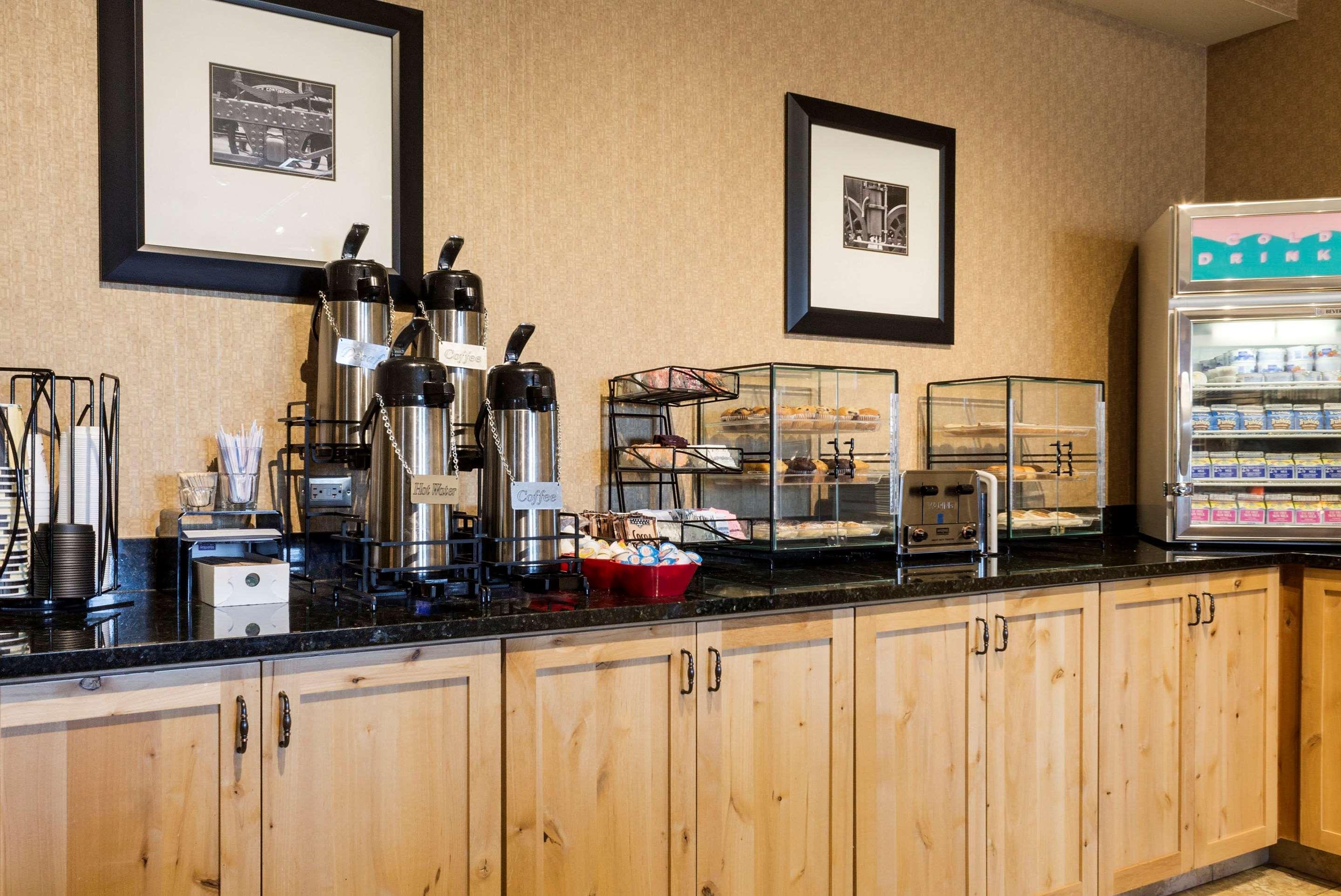 Mainstay Suites Уиллистон Экстерьер фото