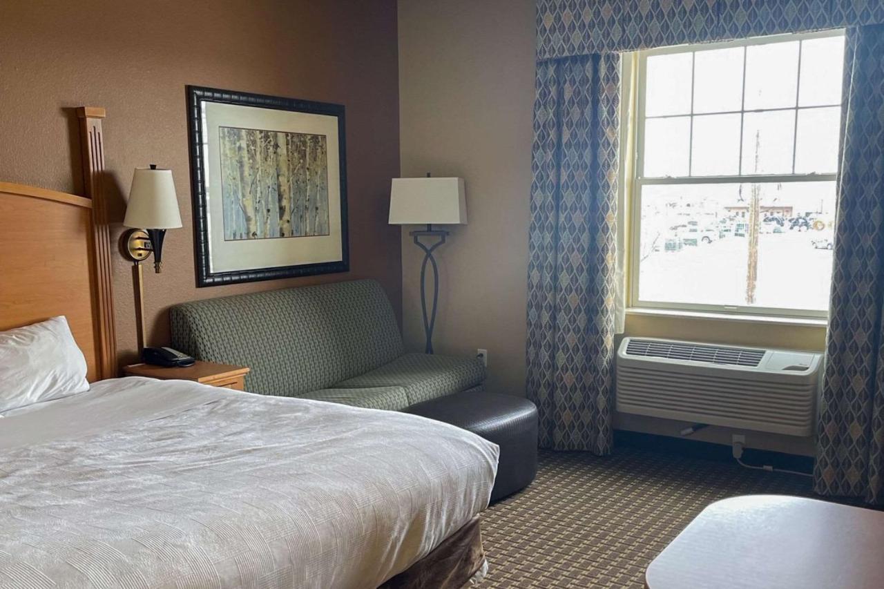 Mainstay Suites Уиллистон Экстерьер фото