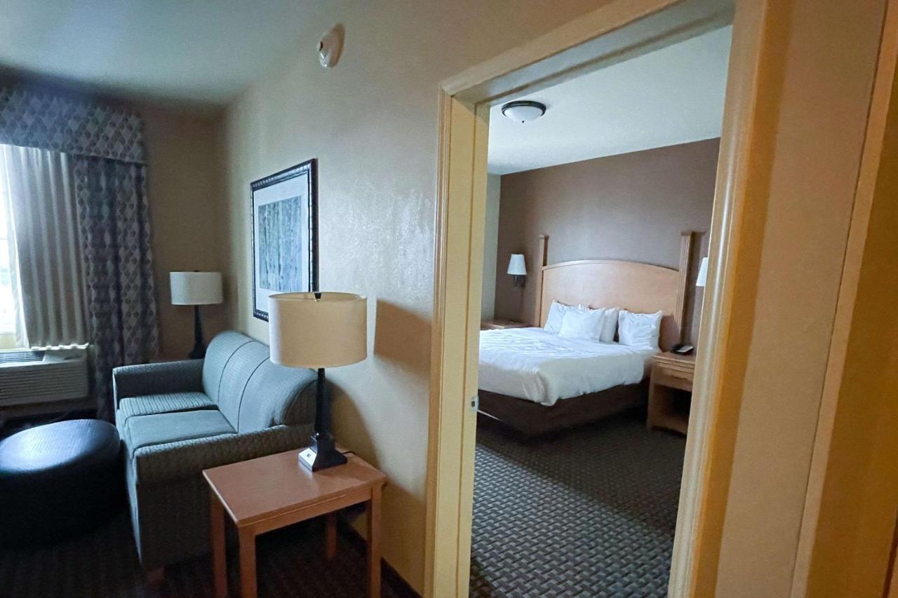 Mainstay Suites Уиллистон Экстерьер фото